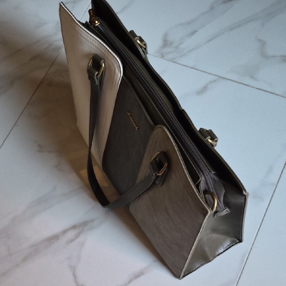 Lovevook 17 Inch Laptop Tote - Picture 7 of 11